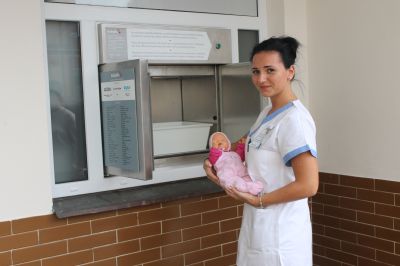 Jesenická nemocnice slavnostně uvedla do provozu nový babybox