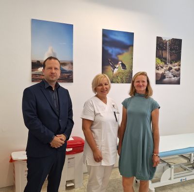 Nemocnice AGEL Jeseník obdržela darem fotografie od cestovatelky Aleny Ceplové