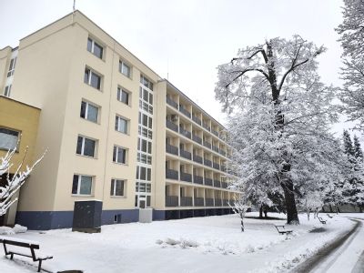 Nemocnice AGEL Jeseník je jedničkou v kraji: Ambulantní pacienti ji v prestižní anketě HCI zvolili nejlepší nemocnicí regionu